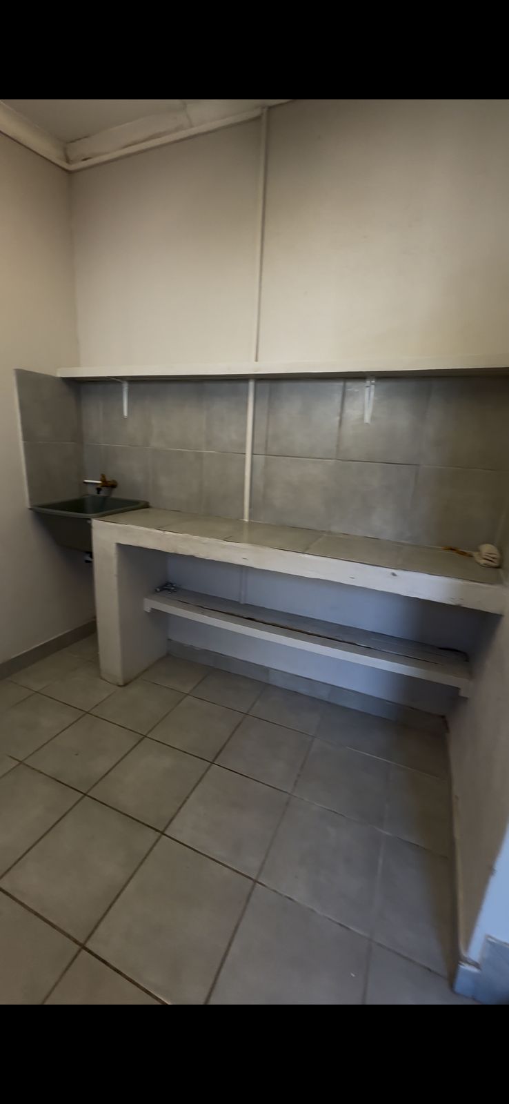To Let 1 Bedroom Property for Rent in Quigney Eastern Cape